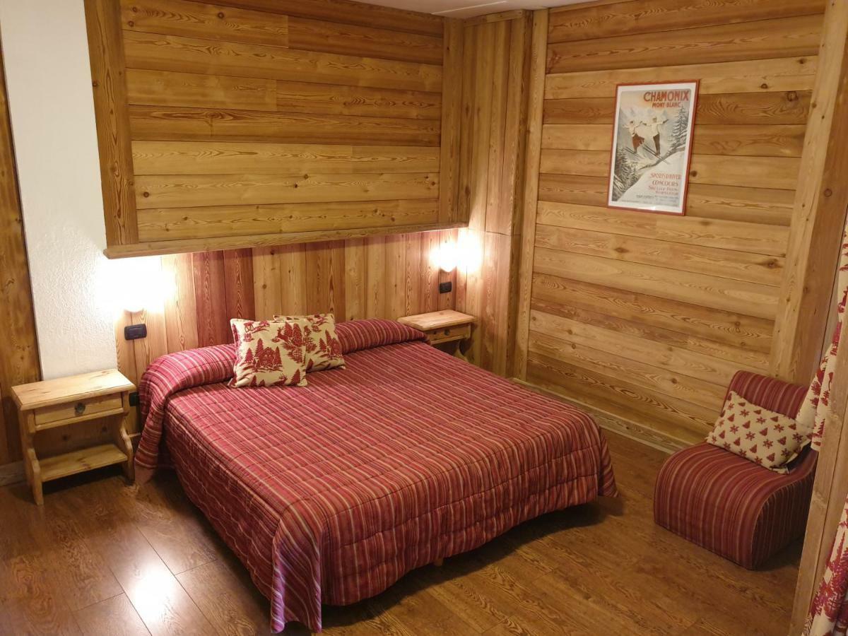 Hotel Rendez-Vous - Эмавиль Экстерьер фото