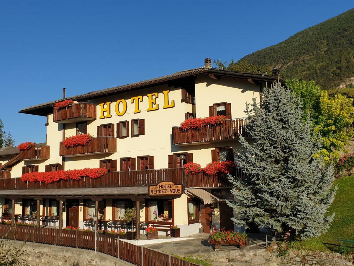 Hotel Rendez-Vous - Эмавиль Экстерьер фото